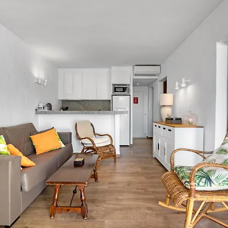 Apartment Albatros 2 *